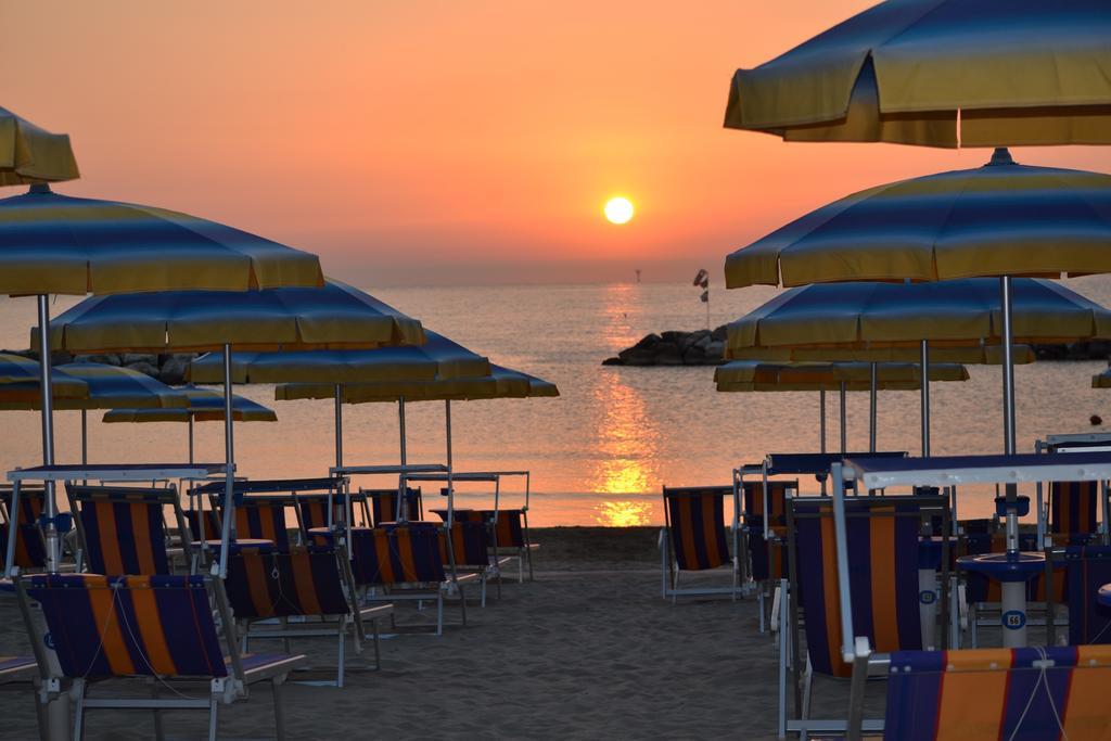 Hotel Europa Cupra Marittima Ngoại thất bức ảnh